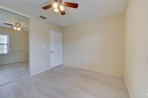 Condominio en venta en Coconut Creek, Florida, 2 dormitorios, 120.59 m2 № 1209609 - foto 25