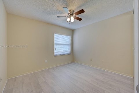 Condominio en venta en Coconut Creek, Florida, 2 dormitorios, 120.59 m2 № 1209609 - foto 24
