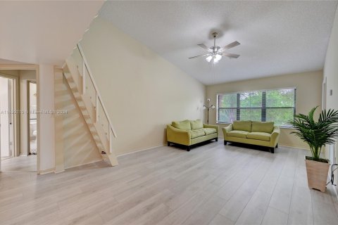 Copropriété à vendre à Coconut Creek, Floride: 2 chambres, 120.59 m2 № 1209609 - photo 17