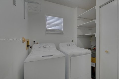 Condominio en venta en Coconut Creek, Florida, 2 dormitorios, 120.59 m2 № 1209609 - foto 6