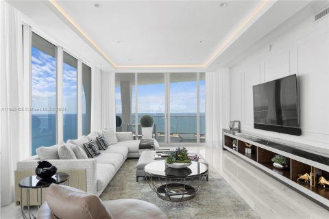 Condominio en venta en Sunny Isles Beach, Florida, 4 dormitorios, 272.85 m2 № 1347755 - foto 16