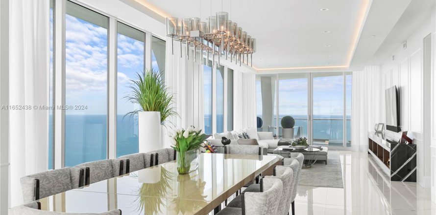 Condo in Sunny Isles Beach, Florida, 4 bedrooms  № 1347755