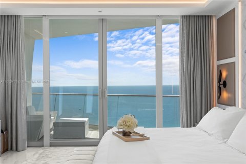 Condominio en venta en Sunny Isles Beach, Florida, 4 dormitorios, 272.85 m2 № 1347755 - foto 27