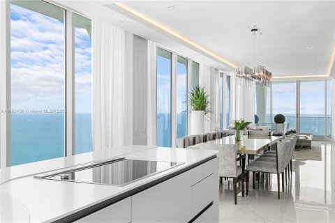 Condo in Sunny Isles Beach, Florida, 4 bedrooms  № 1347755 - photo 13