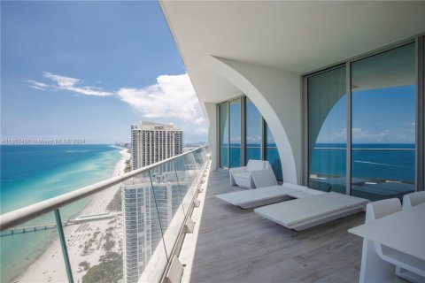 Condominio en venta en Sunny Isles Beach, Florida, 4 dormitorios, 272.85 m2 № 1347755 - foto 24