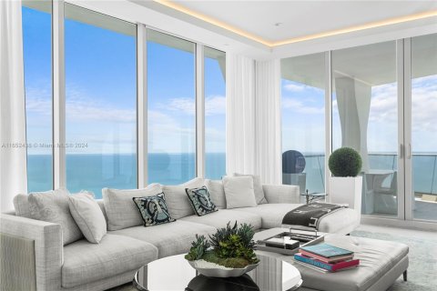 Condo in Sunny Isles Beach, Florida, 4 bedrooms  № 1347755 - photo 17