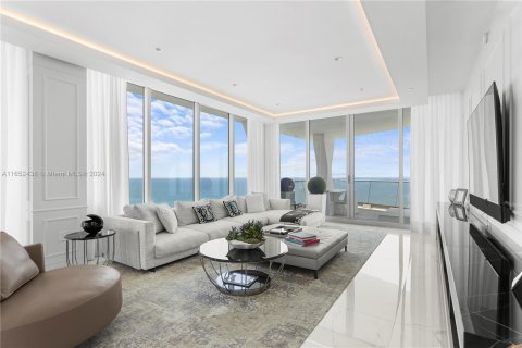 Condo in Sunny Isles Beach, Florida, 4 bedrooms  № 1347755 - photo 15