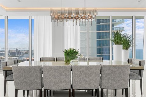 Copropriété à vendre à Sunny Isles Beach, Floride: 4 chambres, 272.85 m2 № 1347755 - photo 2