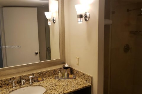 Condo in Fort Lauderdale, Florida, 1 bedroom  № 1347699 - photo 13