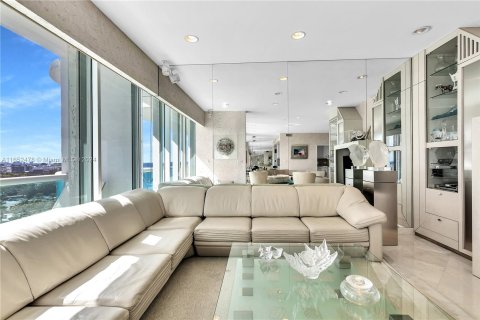 Condominio en venta en Bal Harbour, Florida, 2 dormitorios, 205.31 m2 № 1347756 - foto 27