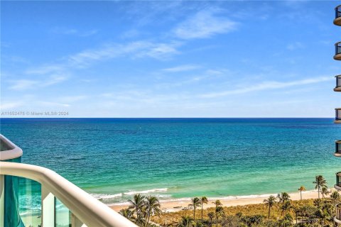 Condominio en venta en Bal Harbour, Florida, 2 dormitorios, 205.31 m2 № 1347756 - foto 25