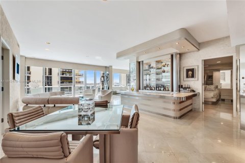 Condominio en venta en Bal Harbour, Florida, 2 dormitorios, 205.31 m2 № 1347756 - foto 10