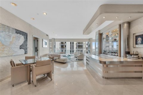 Condominio en venta en Bal Harbour, Florida, 2 dormitorios, 205.31 m2 № 1347756 - foto 26