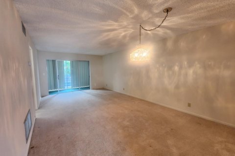 Condo in Lauderhill, Florida, 2 bedrooms  № 1172559 - photo 23