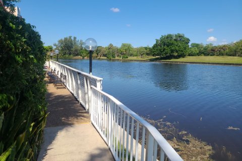 Condo in Lauderhill, Florida, 2 bedrooms  № 1172559 - photo 19