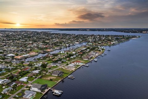 Land in Cape Coral, Florida № 1355361 - photo 12