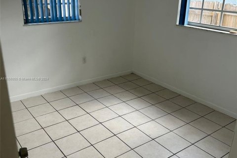 House in Miramar, Florida 2 bedrooms, 143.81 sq.m. № 1355358 - photo 12