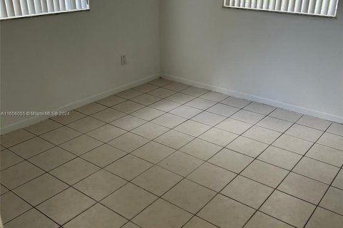 House in Miramar, Florida 2 bedrooms, 143.81 sq.m. № 1355358 - photo 14