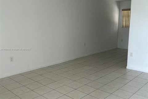 House in Miramar, Florida 2 bedrooms, 143.81 sq.m. № 1355358 - photo 5