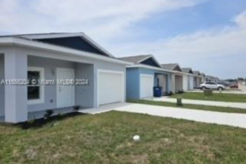 House in Sebring, Florida 3 bedrooms, 123.56 sq.m. № 1355268 - photo 27