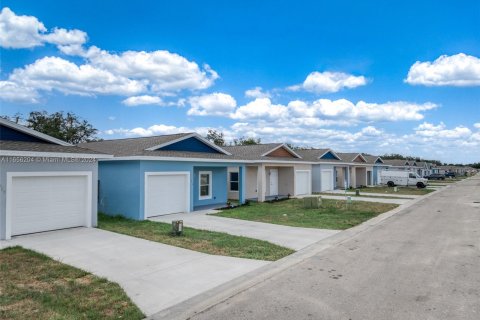 House in Sebring, Florida 3 bedrooms, 123.56 sq.m. № 1355268 - photo 26