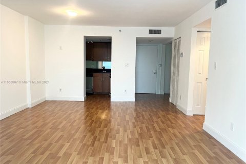 Copropriété à louer à Miami, Floride: 2 chambres, 86.12 m2 № 1355362 - photo 23