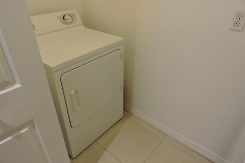 Condo in Palm Beach Gardens, Florida, 2 bedrooms  № 996363 - photo 13