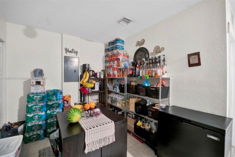 Propiedad comercial en venta en Miami, Florida, 459.96 m2 № 1384485 - foto 8