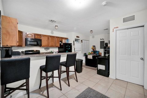 Immobilier commercial à vendre à Miami, Floride: 459.96 m2 № 1384485 - photo 5