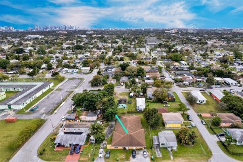 Propiedad comercial en venta en Miami, Florida, 459.96 m2 № 1384485 - foto 4