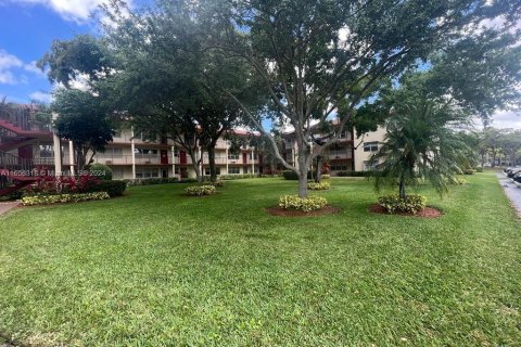 Condominio en venta en Pembroke Pines, Florida, 1 dormitorio, 75.34 m2 № 1384398 - foto 12