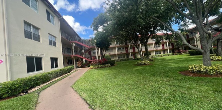 Condominio en Pembroke Pines, Florida, 1 dormitorio  № 1384398