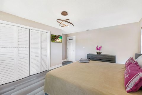 Casa en venta en Fort Lauderdale, Florida, 4 dormitorios, 218.6 m2 № 824816 - foto 23