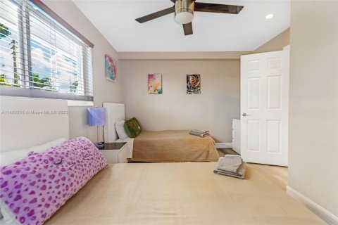 Casa en venta en Fort Lauderdale, Florida, 4 dormitorios, 218.6 m2 № 824816 - foto 19