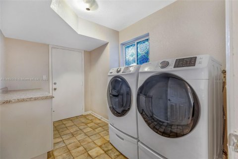 Casa en venta en Fort Lauderdale, Florida, 4 dormitorios, 218.6 m2 № 824816 - foto 8
