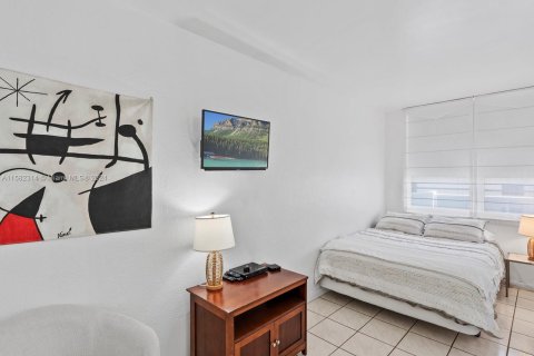 Condo in Miami Beach, Florida, 1 bedroom  № 1162215 - photo 13