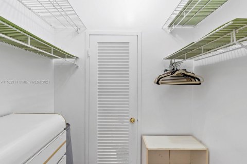 Condo in Miami Beach, Florida, 1 bedroom  № 1162215 - photo 14