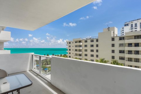 Condo in Miami Beach, Florida, 1 bedroom  № 1162215 - photo 18