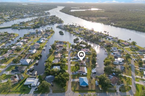 Villa ou maison à vendre à Fort Myers, Floride: 3 chambres, 140.38 m2 № 1162217 - photo 2