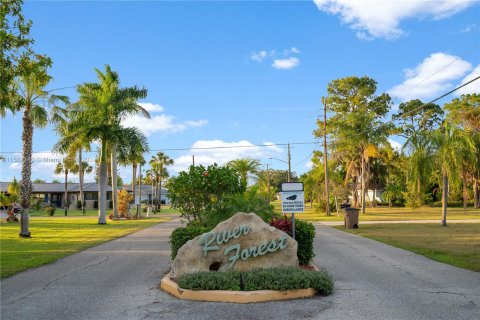 Villa ou maison à vendre à Fort Myers, Floride: 3 chambres, 140.38 m2 № 1162217 - photo 4