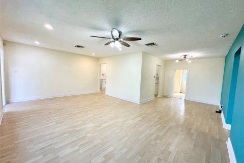 Casa en venta en Tamarac, Florida, 3 dormitorios, 148.46 m2 № 1152219 - foto 22