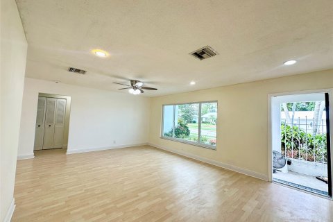 Casa en venta en Tamarac, Florida, 3 dormitorios, 148.46 m2 № 1152219 - foto 18