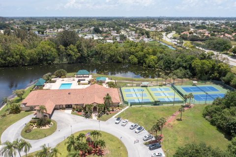 Condominio en venta en Boynton Beach, Florida, 2 dormitorios, 122.17 m2 № 1152195 - foto 5