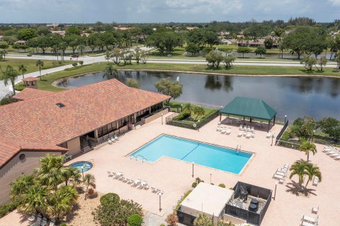 Condominio en venta en Boynton Beach, Florida, 2 dormitorios, 122.17 m2 № 1152195 - foto 2