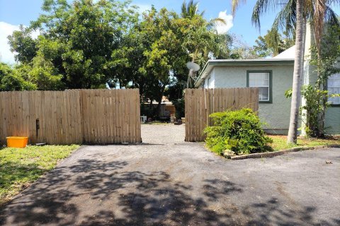 House in West Palm Beach, Florida 3 bedrooms, 176.24 sq.m. № 1152196 - photo 11