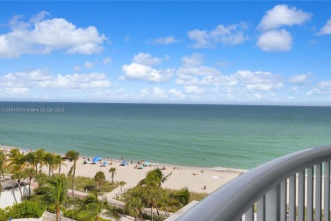 Copropriété à vendre à Miami Beach, Floride: 2 chambres, 132.85 m2 № 1238161 - photo 11