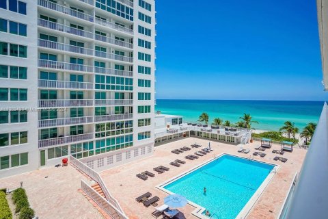 Copropriété à vendre à Miami Beach, Floride: 2 chambres, 132.85 m2 № 1238161 - photo 14