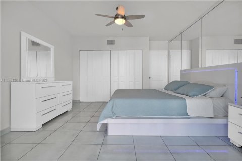 Copropriété à vendre à Miami Beach, Floride: 2 chambres, 132.85 m2 № 1238161 - photo 20