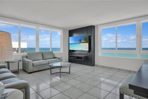 Condominio en venta en Miami Beach, Florida, 2 dormitorios, 132.85 m2 № 1238161 - foto 17