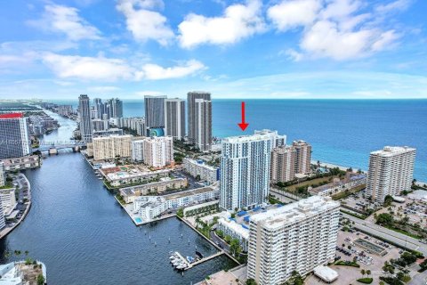 Condominio en venta en Hallandale Beach, Florida, 1 dormitorio, 81.29 m2 № 1383527 - foto 26